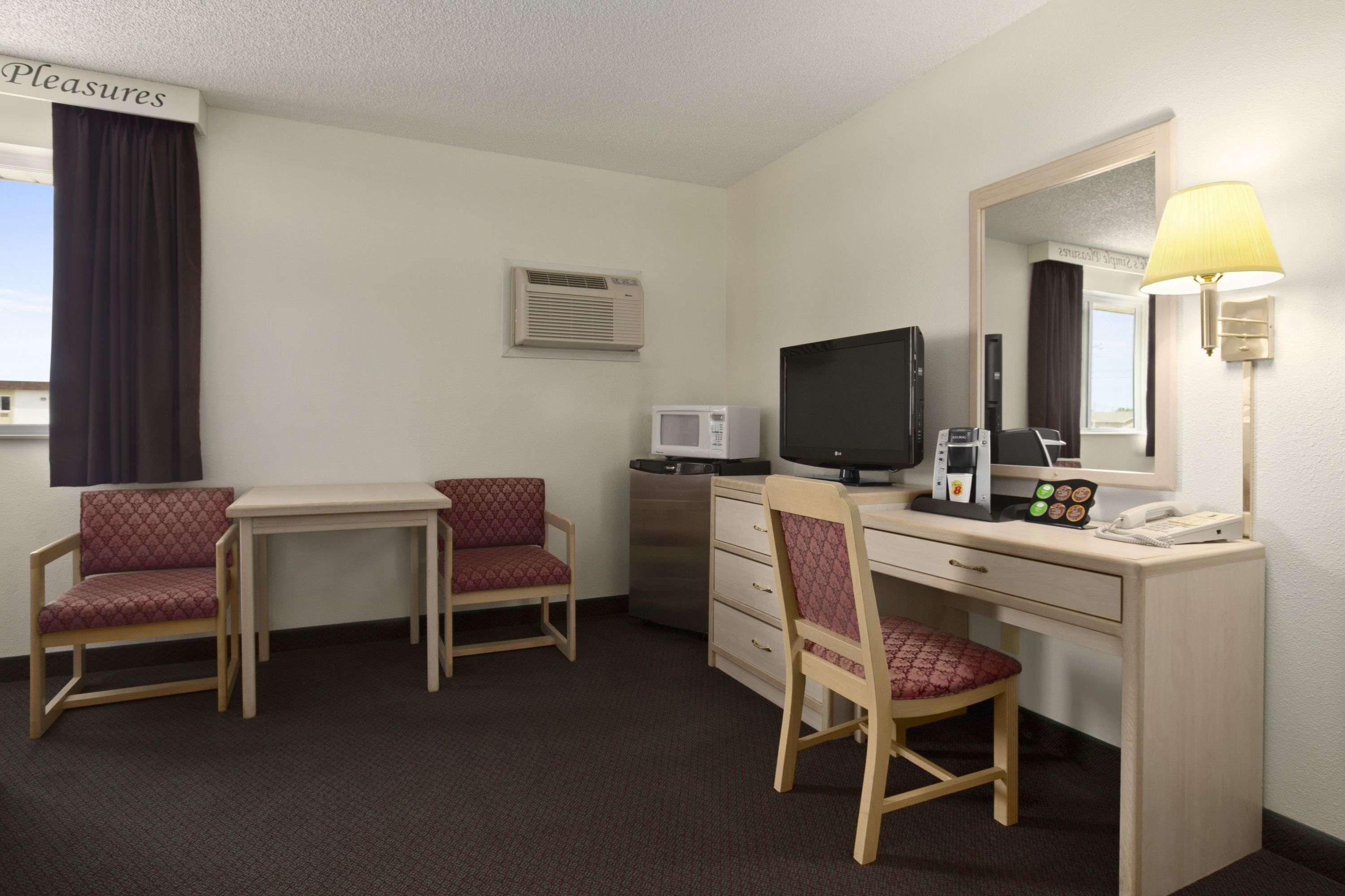 Econo Lodge Скотсблафф Екстер'єр фото